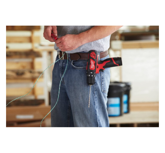 Дриль-шуруповерт акумуляторна ударна MILWAUKEE M12 BPD-202X (30 Нм) (ЗУ+2ак.Х2Ач+кейс)