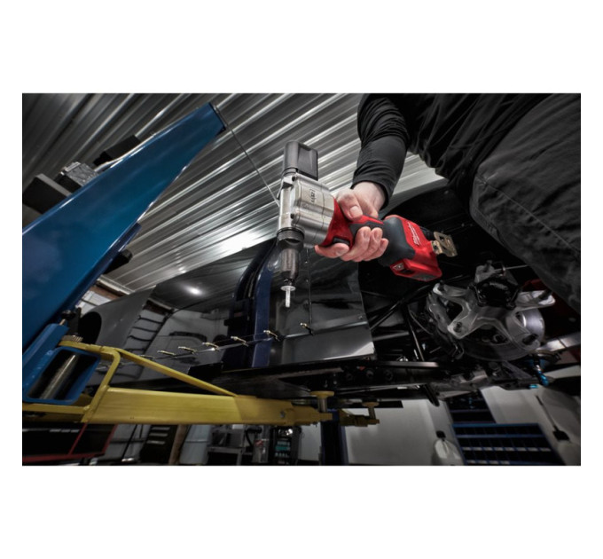 Заклепочник аккумуляторный MILWAUKEE M12 BPRT-0 Ø закл. 2,4-4,8мм (каркас)