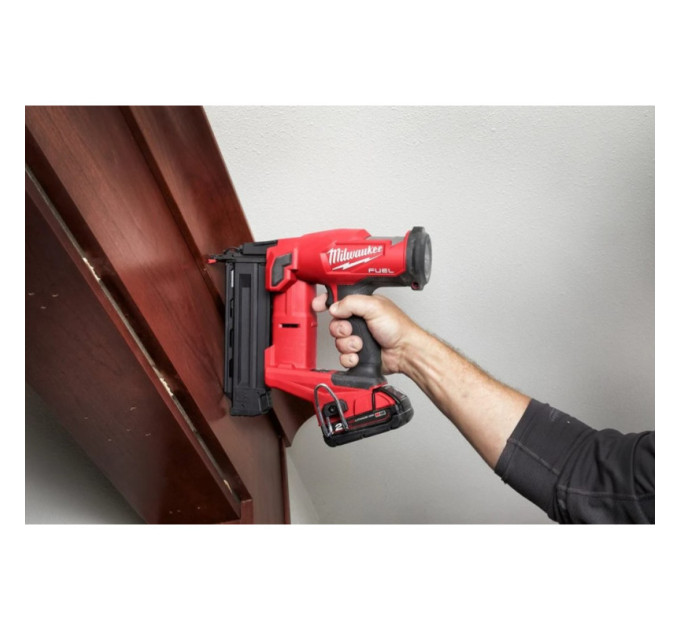 Пистолет гвоздезабивной аккумуляторный бесщёточный MILWAUKEE M18 FN18GS-0X (16-54мм)(каркас+HDкейс)