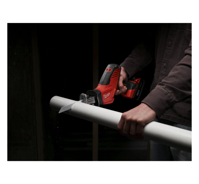 Пила сабельная аккумуляторная MILWAUKEE M18 C18 HZ-0 (каркас)