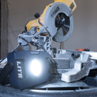 Прожектор переносной 3500 lumen FLOOD LITE MC SCANGRIP (с 5-метровым кабелем и USB-портом) Прожектор переносной 3500 lumen FLOOD LITE MC SCANGRIP (с 5-метровым кабелем и USB-портом)