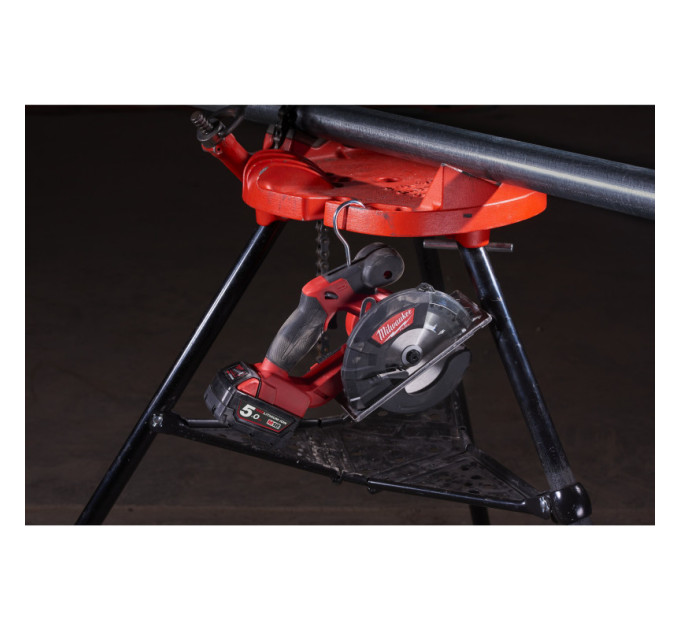 Пила дисковая аккумуляторная бесщеточная по металу MILWAUKEE M18 FMCS-502X Ø150мм (ЗУ+2Х5Ач+HDкейс)
