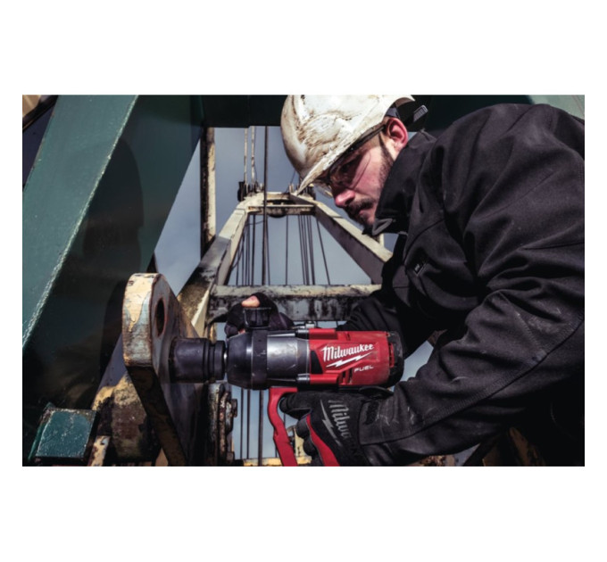 Гайковерт аккумуляторный бесщеточный MILWAUKEE 1'' (2400Нм) M18 ONEFHIWF1-0X, с кольцом (каркас)