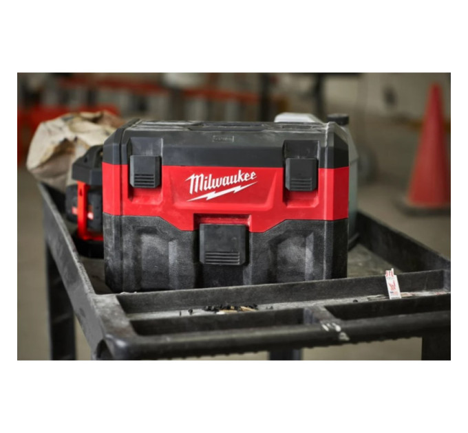 Пылесос аккумуляторный MILWAUKEE M18 VC2-0 (каркас) для воды и сухого мусора