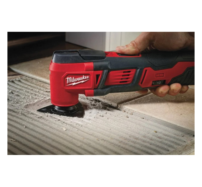 Инструмент многофункциональный аккумуляторный MILWAUKEE M18 BMT-421C (ЗУ+2акк.+кейс)