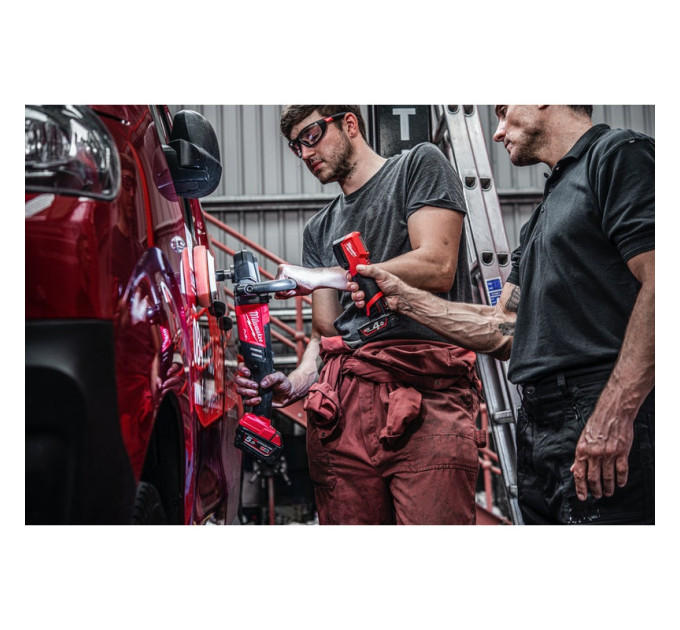 Фонарь светодиодный аккумуляторный для цветоподбора MILWAUKEE M12 CML-401 (ЗУ+1акк.Х4Ач)