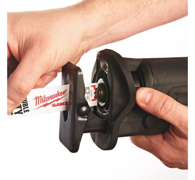 Пила сабельная аккумуляторная MILWAUKEE M18 BSX-402C (ЗУ+2акк.Х4Ач+кейс)