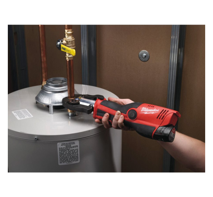Обтискач гідравлічний акумуляторний для труб MILWAUKEE M12 HPT-202C (ЗУ+2Х2Ач+кейс)