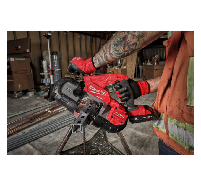 Пила ленточная аккумуляторная бесщёточная MILWAUKEE M18 FBS85-202C (ЗУ+2акк.Х2Ач+кейс)