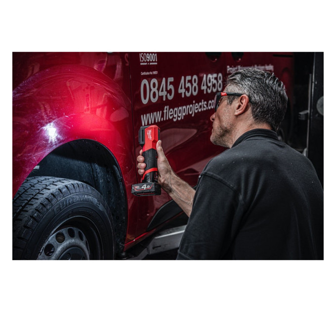 Фонарь светодиодный аккумуляторный для цветоподбора MILWAUKEE M12 CML-401 (ЗУ+1акк.Х4Ач)