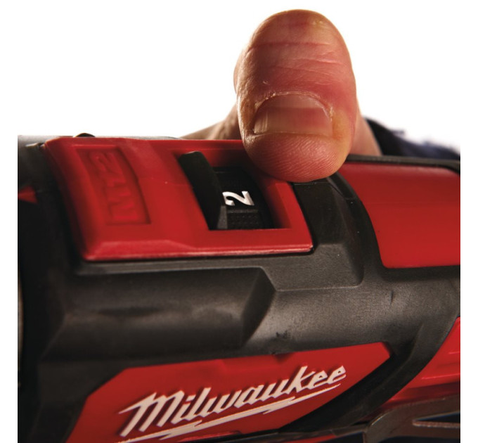 Дриль-шуруповерт акумуляторна ударна MILWAUKEE M12 BPD-0 (30Нм)(каркас)