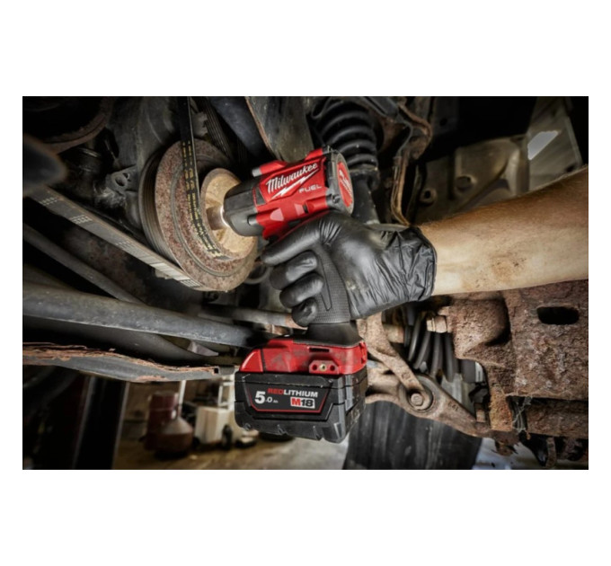 Гайковерт аккумуляторный бесщёточный MILWAUKEE 1/2" (881 Нм) M18 FMTIW2F12-502X,с кольцом