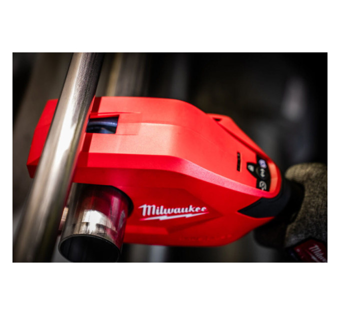 Труборез аккумуляторный по нержавеющей стали MILWAUKEE M12 PCSS54-402C до 54мм (ЗУ+2акк.Х4Ач+кейс)