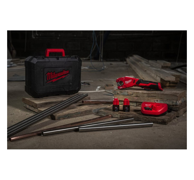 Труборіз акумуляторний по нержавіючій сталі MILWAUKEE M12 PCSS-0 (каркас)