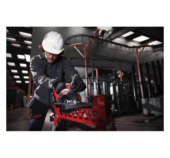 Пила дисковая аккумуляторная бесщеточная по металу MILWAUKEE M18 FMCS-0X Ø150мм (каркас+HDкейс)