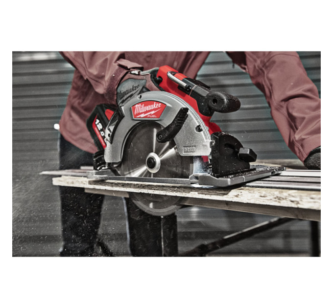 Пила дисковая аккумуляторная бесщеточная MILWAUKEE M18 FCSG66-121C, Ø190мм (ЗУ+1акХ12Ач+кейс), (заме