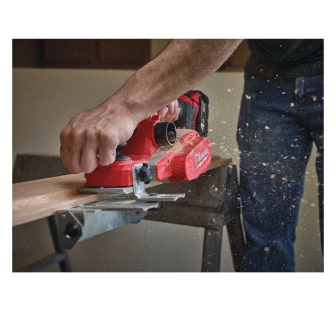 Рубанок аккумуляторный бесщёточный MILWAUKEE M18 BP-402C (ЗУ+2акк.Х4Ач+кейс)