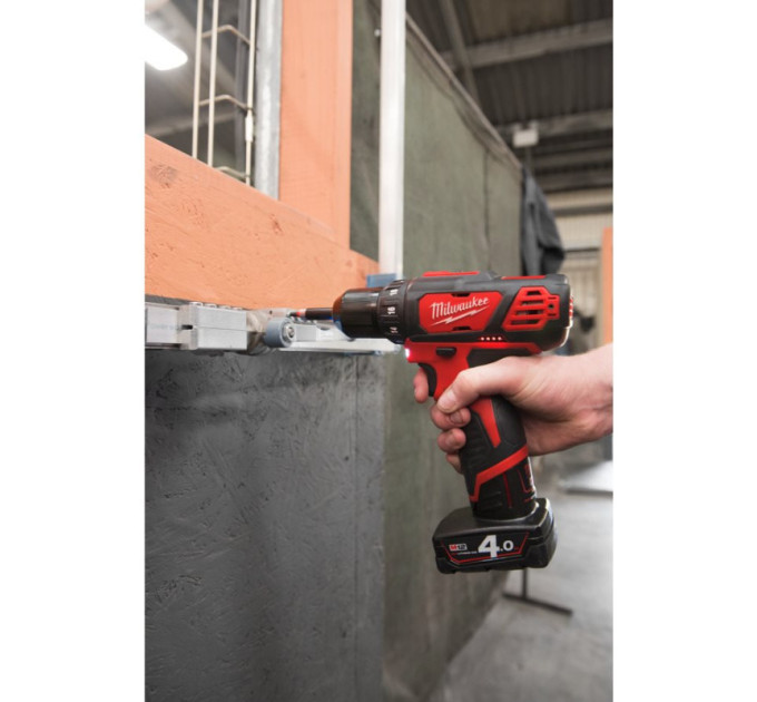 Дриль-шуруповерт акумуляторний MILWAUKEE M12 BDD-202C (30 Нм) (заміна на 4933499686)