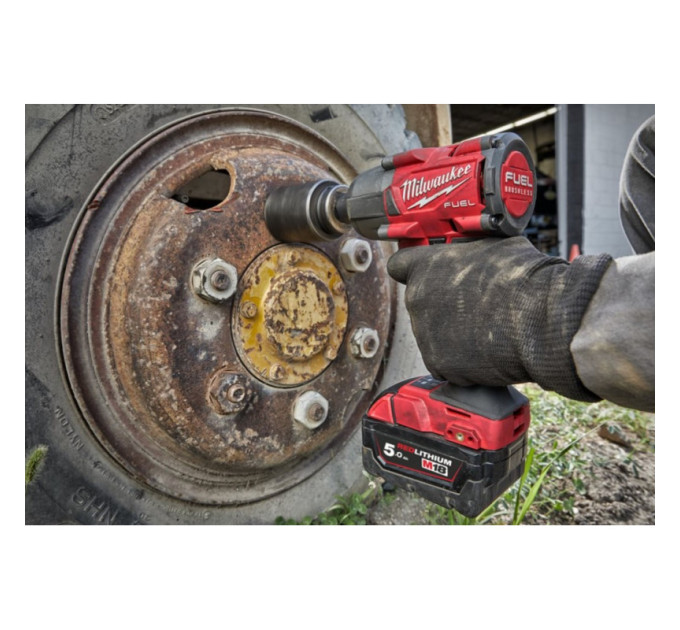 Гайковерт аккумуляторный бесщеточный MILWAUKEE 3/8" (813Нм) М18 FMTIW2F38-0X, с кольцом (каркас)