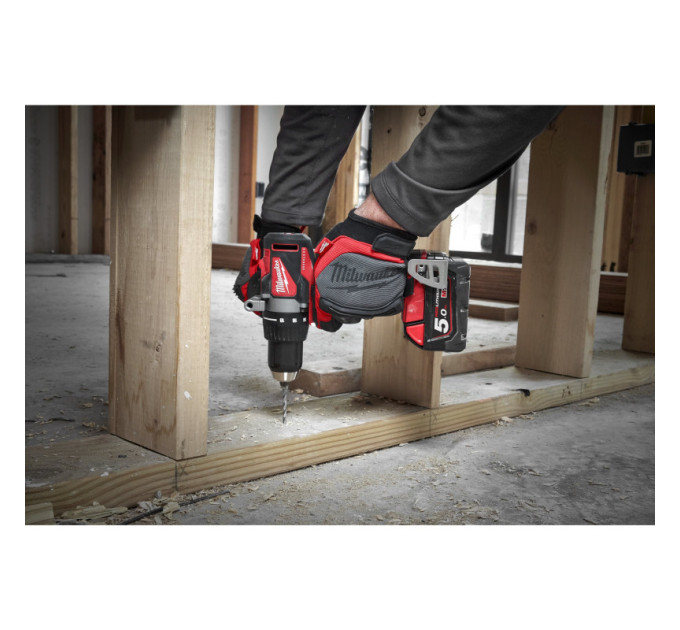 Дрель-шуруповёрт аккумуляторная бесщёточная MILWAUKEE M18 BLDD2-502X (82Нм) (ЗУ+2акк.Х5Ач+HDкейс)