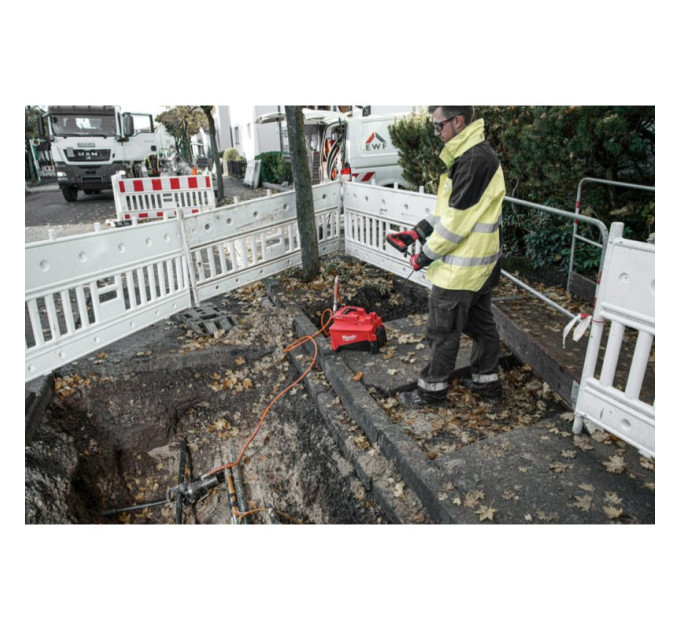 Насос вспомогательный аккумуляторный гидравлический MILWAUKEE M18 HUP700-121 (ЗУ+1Х12Ач), (замена на