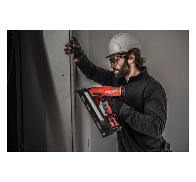 Пистолет гвоздезабивной аккумуляторный бесщёточный MILWAUKEE M18 FN15GA-0X (32-64мм)(каркас, HDкейс)