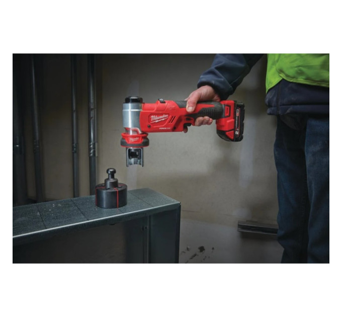 Пробойник аккумуляторный для отверстий FORCE LOGIC™ MILWAUKEE M18 HKP-201C (ЗУ+2акк.Х2Ач+кейс)
