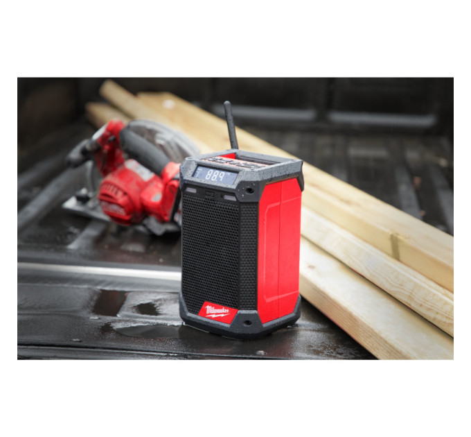 Динамик аккумуляторный DAB+/Зарядное устройство MILWAUKEE M12 RCDAB+