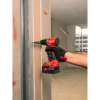 Дрель-шуруповёрт аккумуляторная бесщёточная ударная MILWAUKEE M18 BLPDRC-0 (60Нм) (каркас) + M18 B2