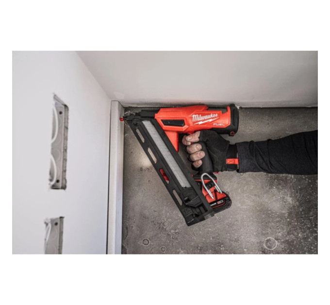 Пистолет гвоздезабивной аккумуляторный бесщёточный MILWAUKEE M18 FN15GA-0X (32-64мм)(каркас, HDкейс)