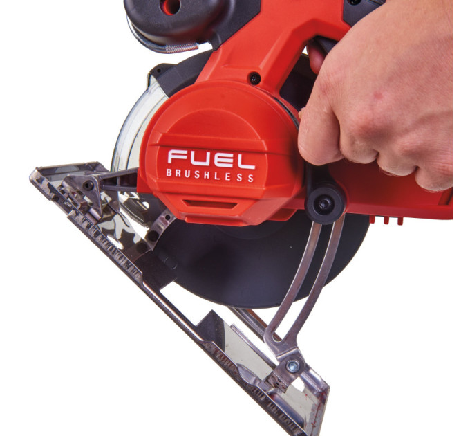 Пила дисковая аккумуляторная бесщеточная по металу MILWAUKEE M18 FMCS-0X Ø150мм (каркас+HDкейс)