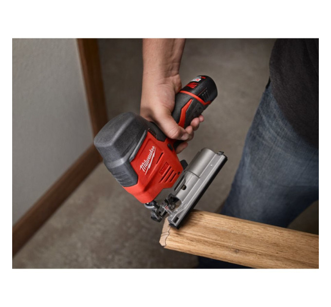 Пила лобзиковая аккумуляторная MILWAUKEE M12 JS-402B (ЗУ+2акк.Х4Ач+сумка)