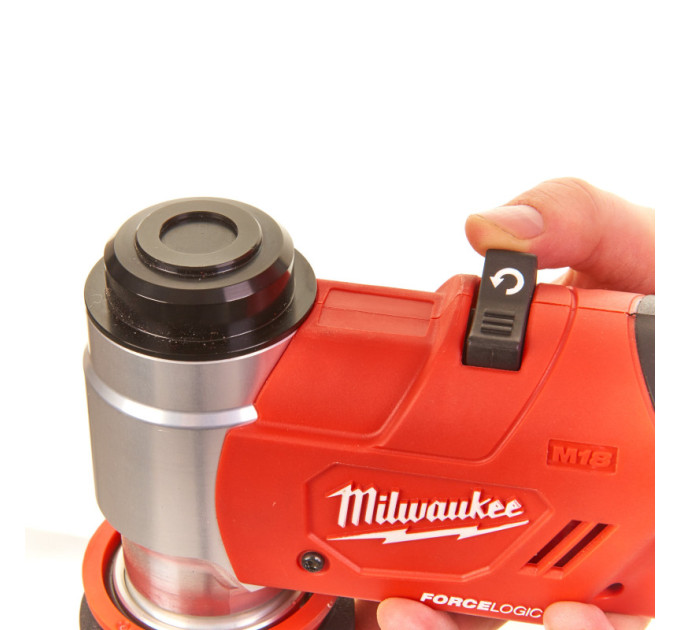 Пробойник аккумуляторный для отверстий FORCE LOGIC™ MILWAUKEE M18 HKP-201C (ЗУ+2акк.Х2Ач+кейс)