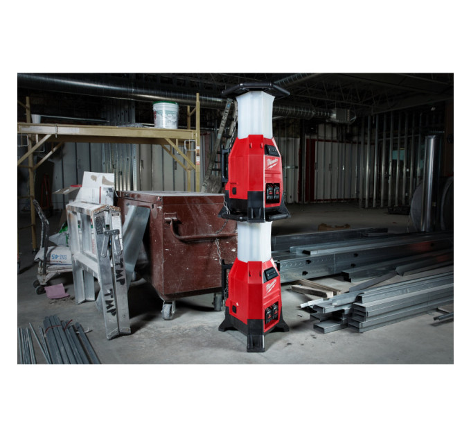 Фонарь светодиодный аккумуляторный MILWAUKEE M18 ONESLDP-0 ONE-KEY с зарядным устройством