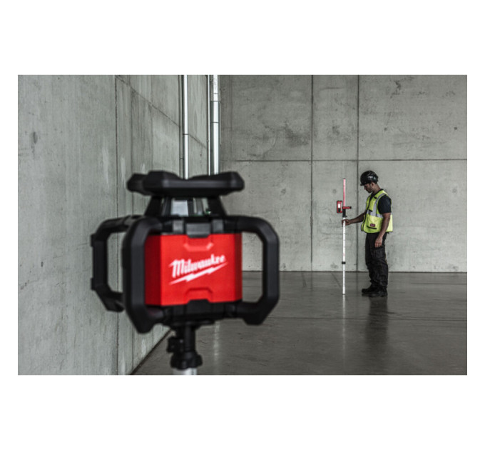 Шкала для нивелира MILWAUKEE SR240, высота 2,4 м