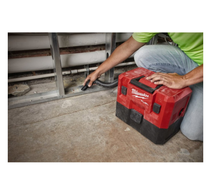 Пылесос аккумуляторный для воды и сухого мусора MILWAUKEE M12 FVCL-0 (каркас)