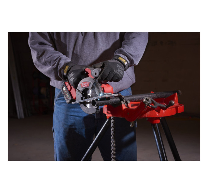 Пила дисковая аккумуляторная бесщеточная по металу MILWAUKEE M18 FMCS-502X Ø150мм (ЗУ+2Х5Ач+HDкейс)