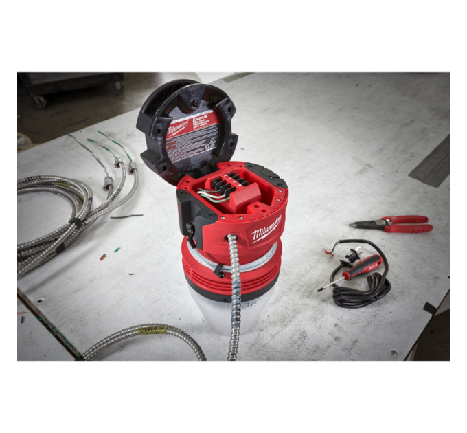 Высокомощный фонарь HOBL 7000 MILWAUKEE 4933464126