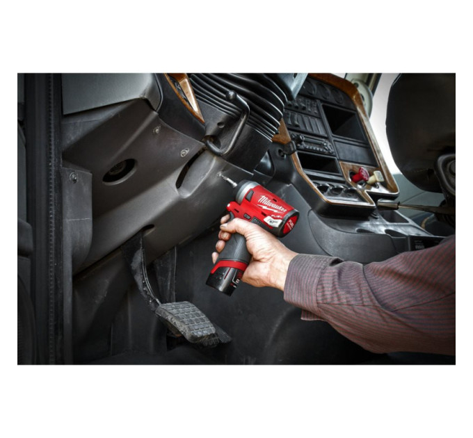 Гайковерт аккумуляторный бесщеточный MILWAUKEE 1/4" (136 Нм) M12 FIW14-0, с кольцом (каркас)