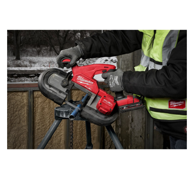 Пила ленточная аккумуляторная бесщёточная MILWAUKEE M18 FBS85-202C (ЗУ+2акк.Х2Ач+кейс)