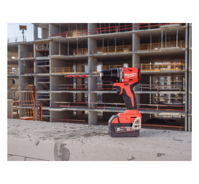 Дрель-шуруповёрт аккумуляторная бесщёточная ударная MILWAUKEE M18 BLPDRC-422С (60Нм) (ЗУ+2ак.+кейс)