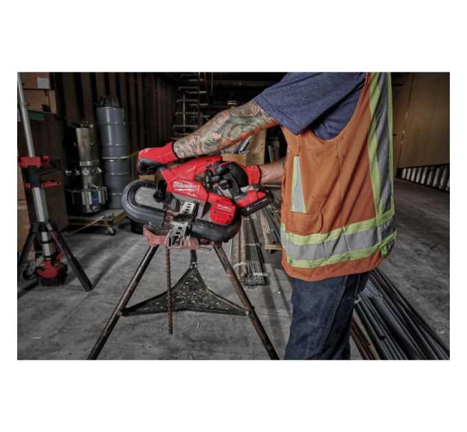 Пила ленточная аккумуляторная бесщёточная MILWAUKEE M18 FBS85-202C (ЗУ+2акк.Х2Ач+кейс)